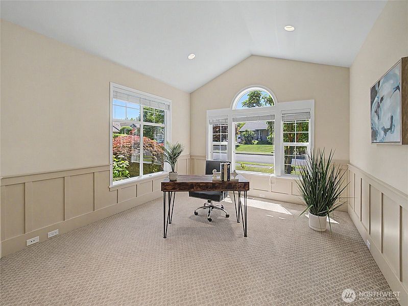 4th image of 2635 Perry Court