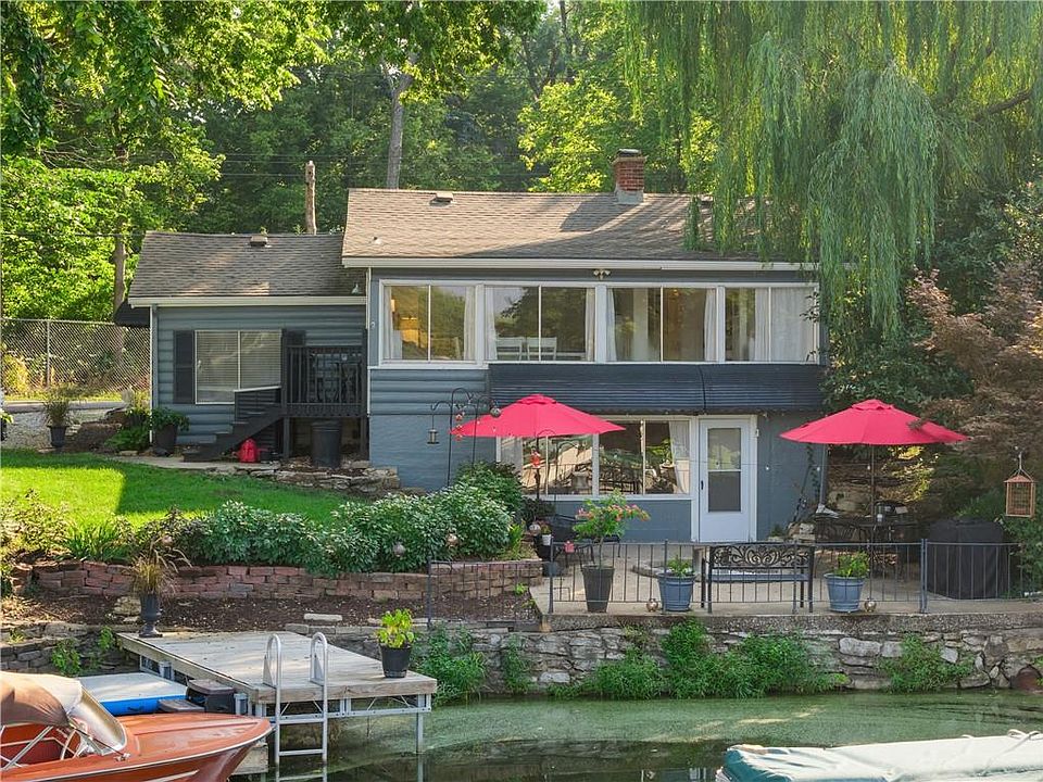 1st image of 11 Emerald Shore Dr