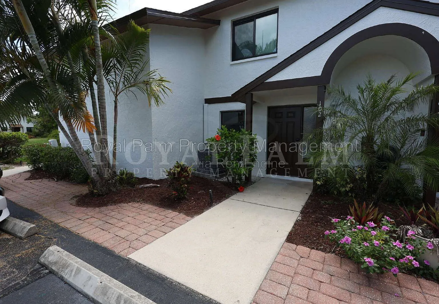 2 bed, 2.5 bath, 1104 sqft, $1,999 — Photo 4