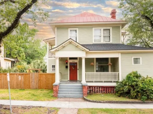 544 E Waldburg St, Savannah, GA 31401