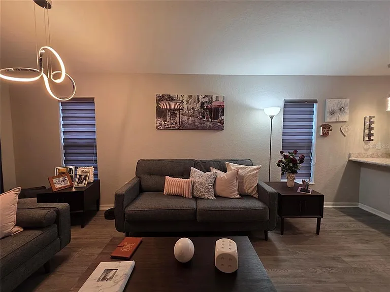 424 Capri Way — Photo 7