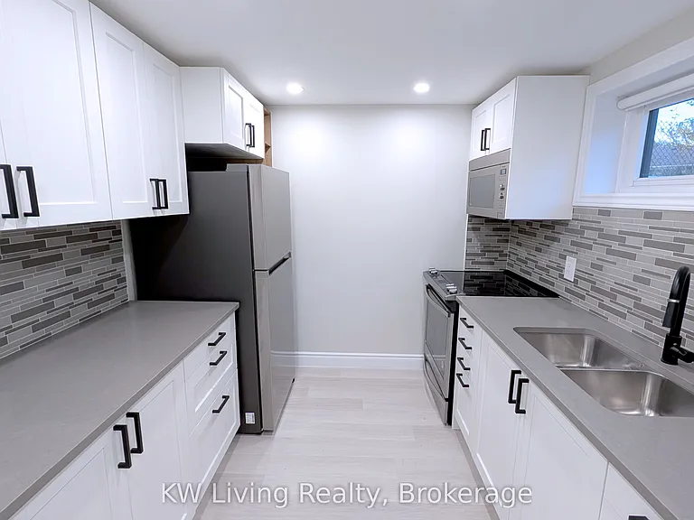31 Bowerbank Dr #B2 — Photo 1