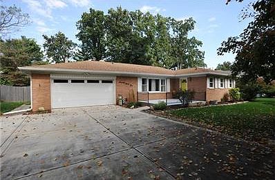 1st image of 7034 Castle Manor Dr