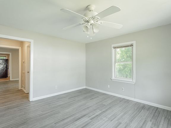 2nd image of 2306 Lyndon Ave #2B-1BA-1000SQFT