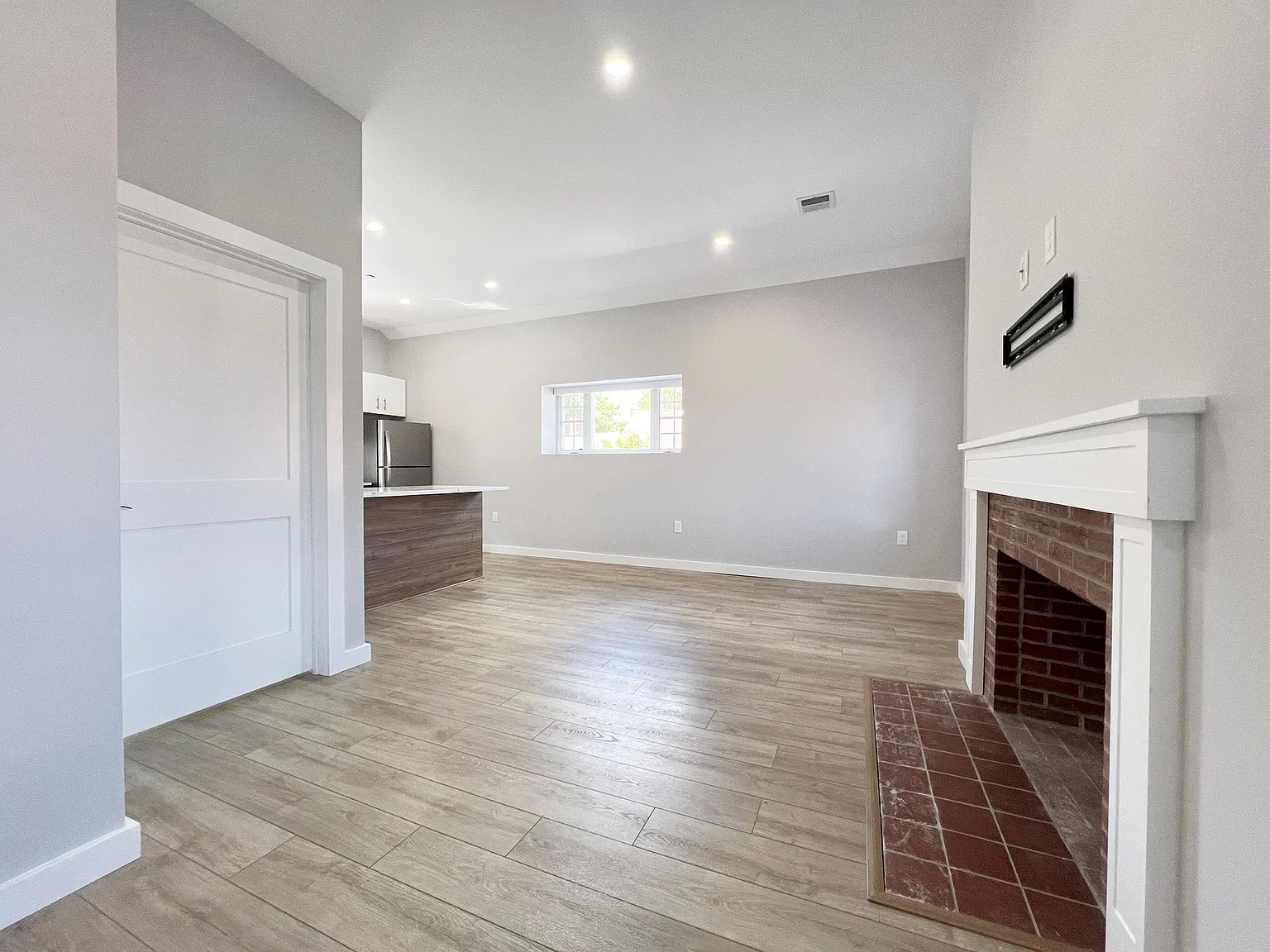 1 bed, 730 sqft, $2,350 — Photo 4