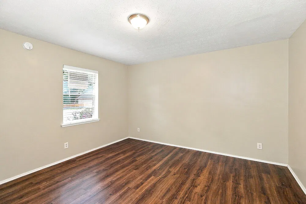 3 bed, 1.5 bath, 1050 sqft, $1,635 — Photo 4