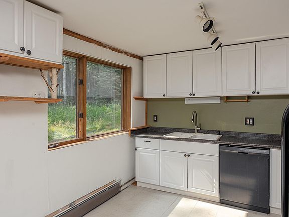 3rd image of 385 Chena Hot Springs Rd