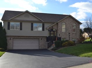 204 Elm Dr, Mount Pleasant, PA 15666