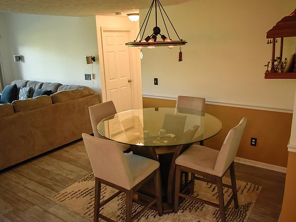 4th image of 4697 Courtyard Dr