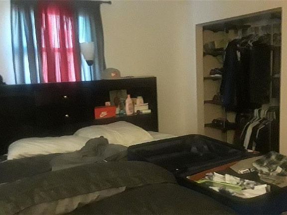 3rd image of 162 Belair Cir