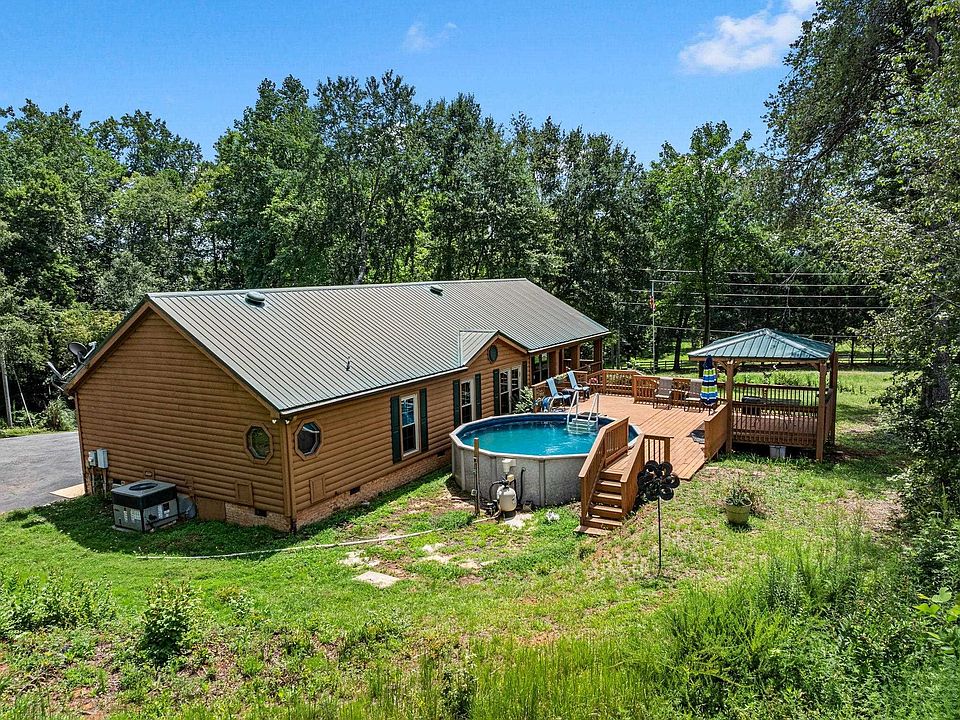 10th image of 995 Foster Rd