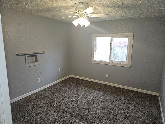 5th image of 380 NE 43rd Ave