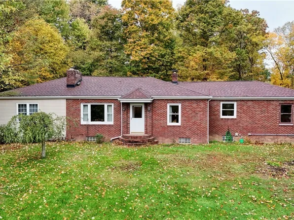 7587 Erie Ave SW, Navarre, OH 44662