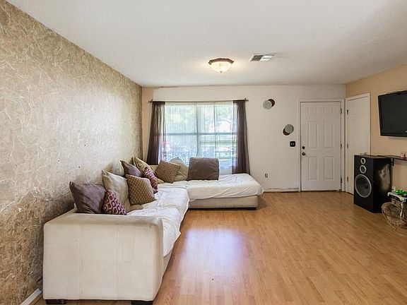 5th image of 22 Prattwood Ln