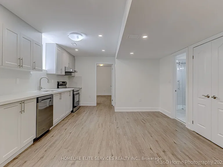 40 Northway Ave — Photo 8