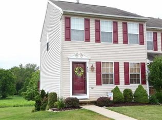 400 Charles Cir, Hellam, PA 17406