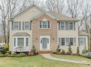 1 Twins Ct, Randolph, NJ 07869