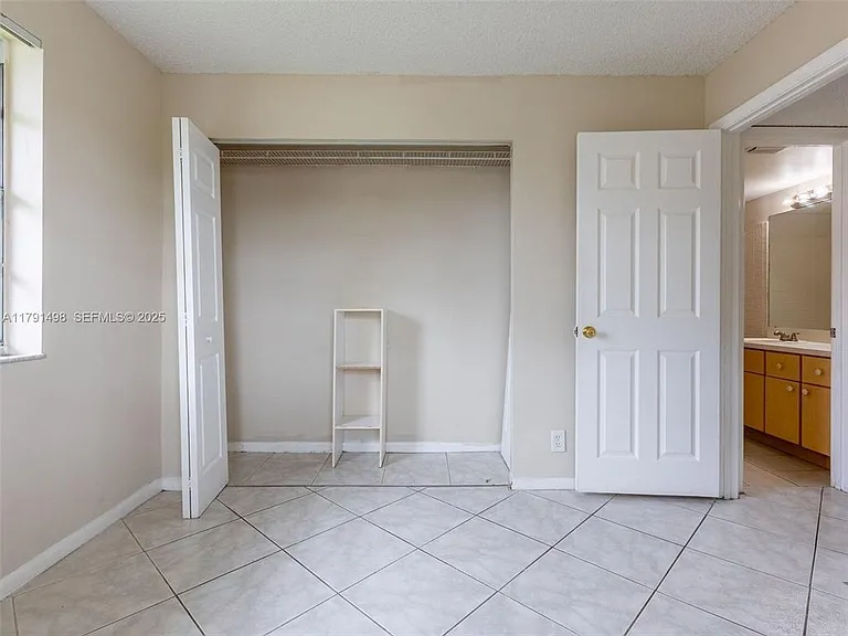 10106 Twin Lakes Dr #4 — Photo 12