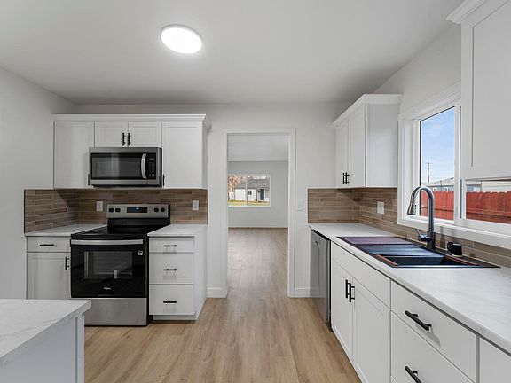 4th image of 708 Stanton Ave