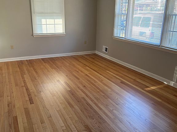 5th image of 5036 Northwood Dr NW