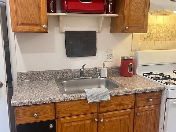 2nd image of 324 Naugatuck Ave Floor 2
