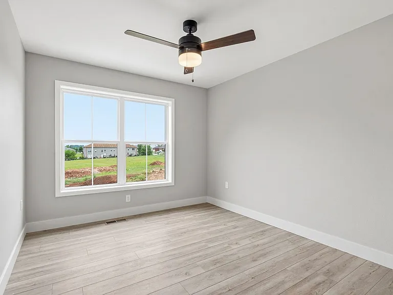 2191 W Parkview Ave — Photo 27