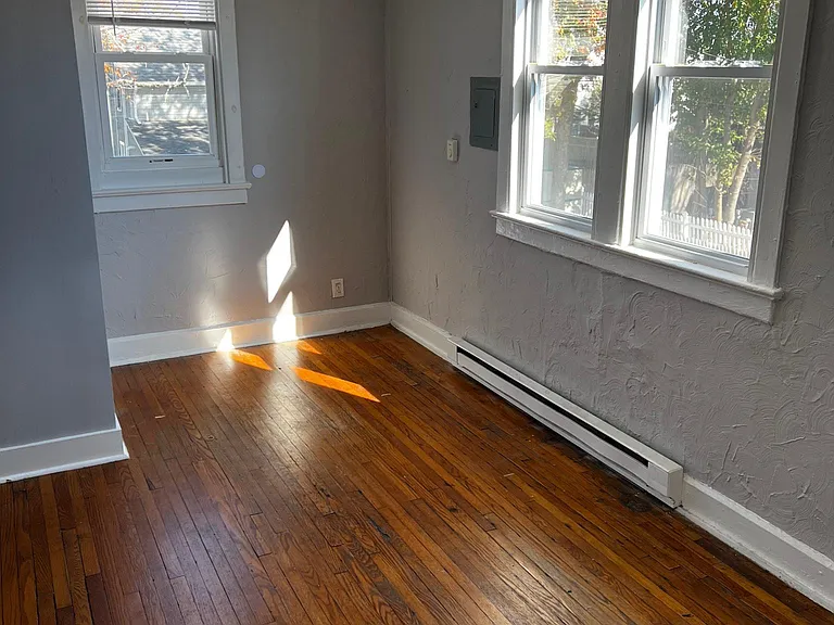 615 2nd Ave #4 — Photo 10