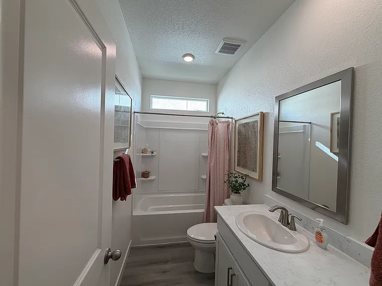 Bathroom 2 (in between Bedroom 3 and 4)