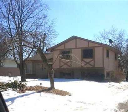 3rd image of 4185 Midland Ave