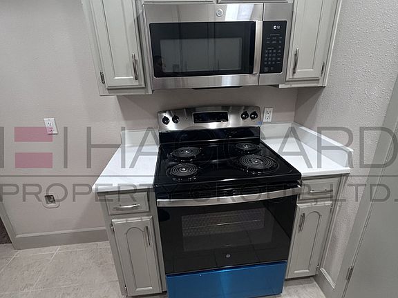 4th image of 8879 Marilyn Dr