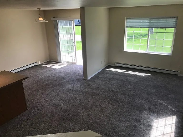 1306 W Babcock St #D — Photo 32