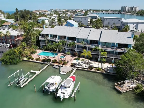 215 85th Ave APT 3, Treasure Island, FL 33706