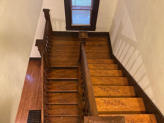 3rd image of 1522 N Olney St