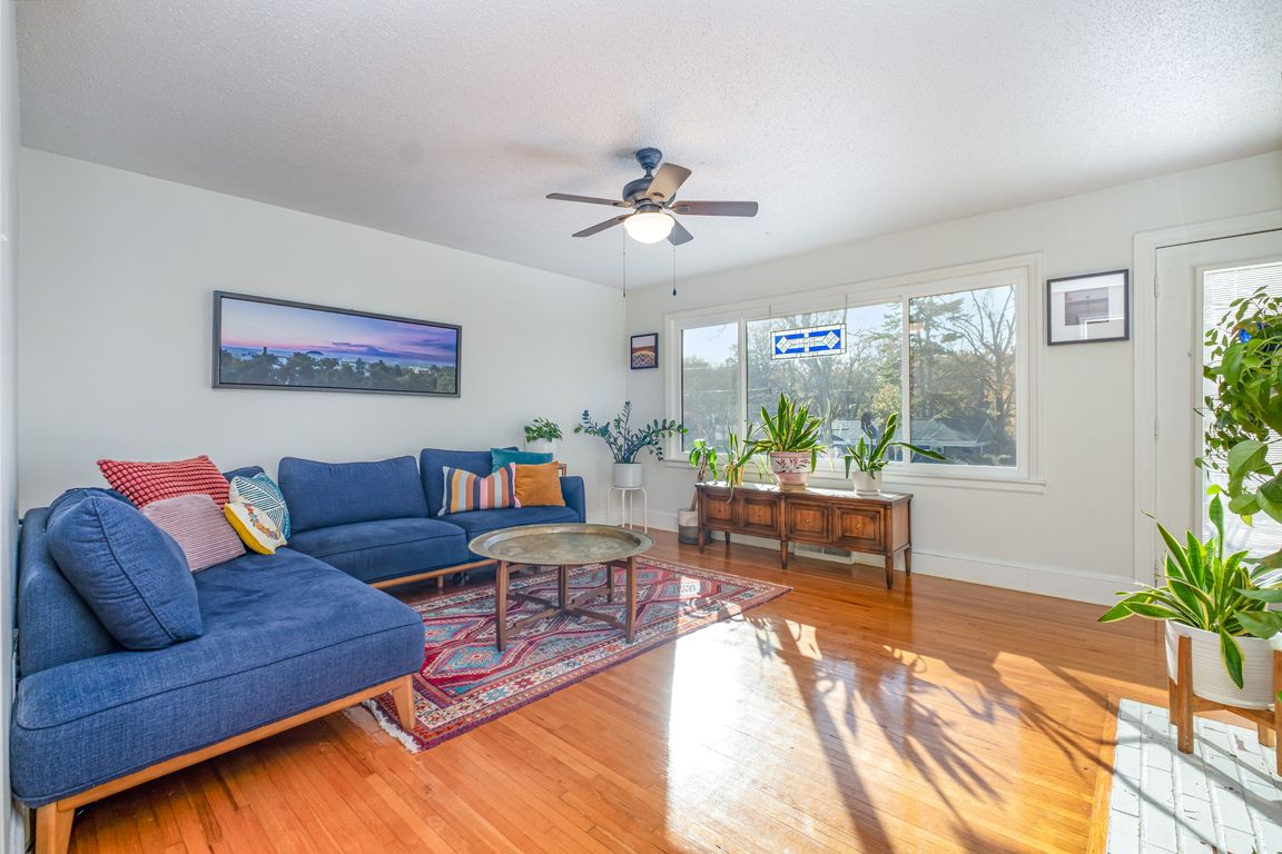 next background image