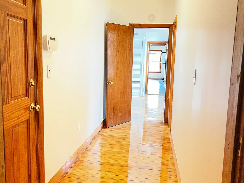 114 Thorndike St #2