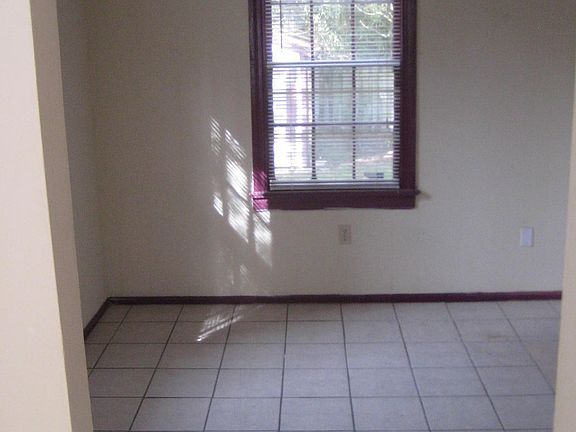 3rd image of 3043 Plum St