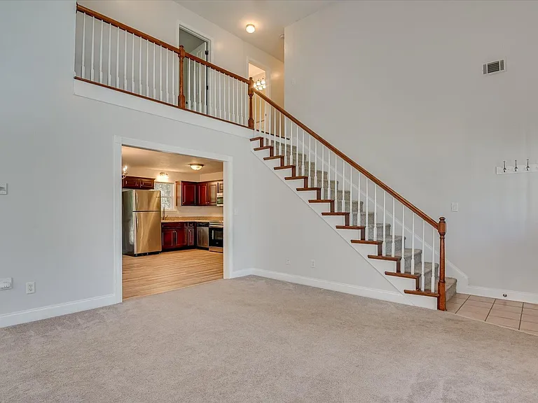 2928 Aylesbury Dr — Photo 8