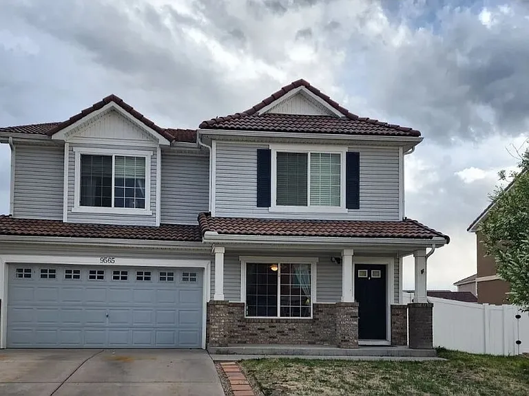 9565 Castle Oaks Dr — Photo 1