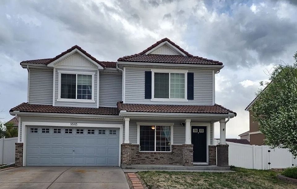 1st image of 9565 Castle Oaks Dr