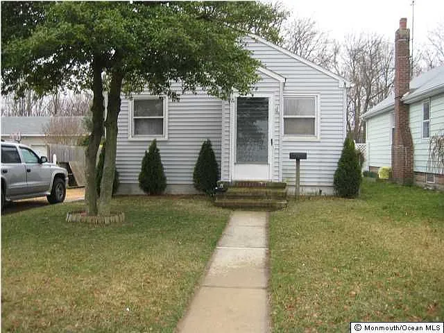 674 Campbell Ave photo 1