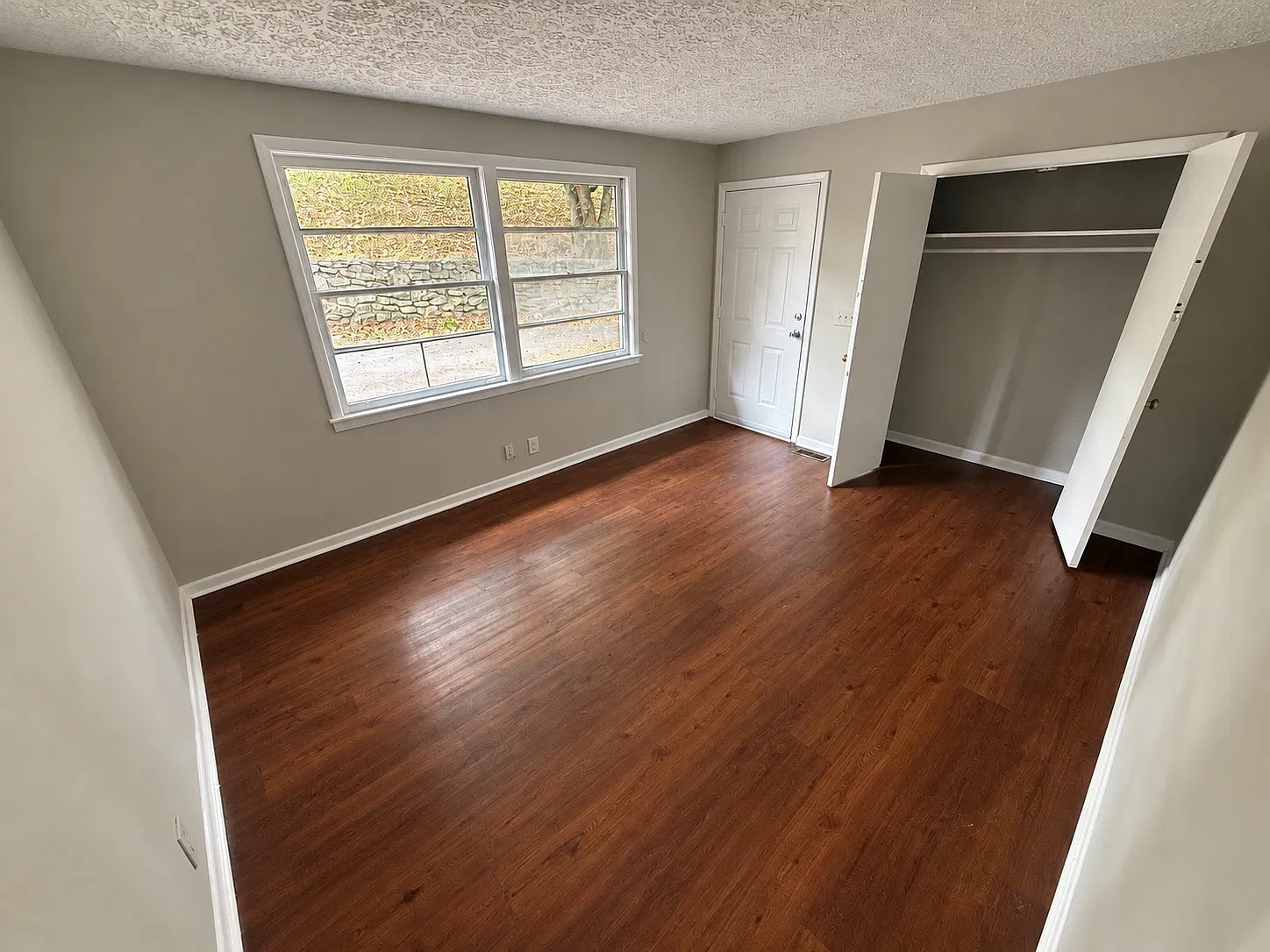 3 bed, 1300 sqft, $1,695 — Photo 1