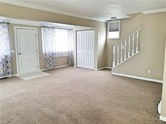 3rd image of 338 Parkway Dr