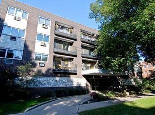 401 S Grove Ave APT 3G, Oak Park, IL 60302