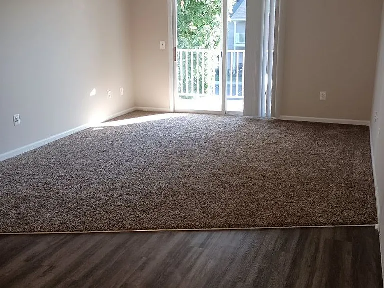 185 - COUNTRY VIEW APARTMENTS — Photo 14