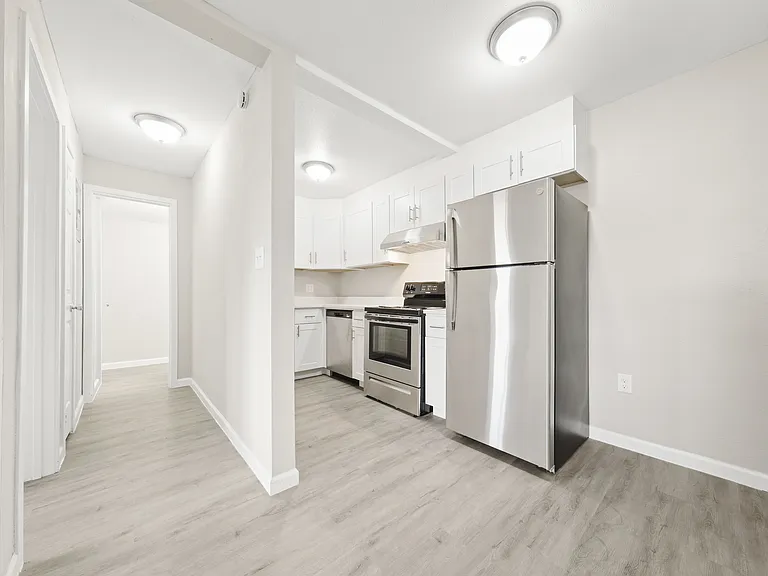 Tailwinds Apartments — Photo 40