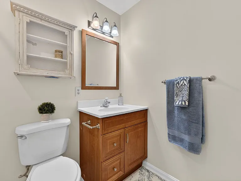 9283 Springs Rd — Photo 4