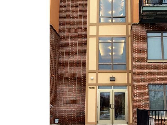 2nd image of 1070 Grandview Ct NE APT 202