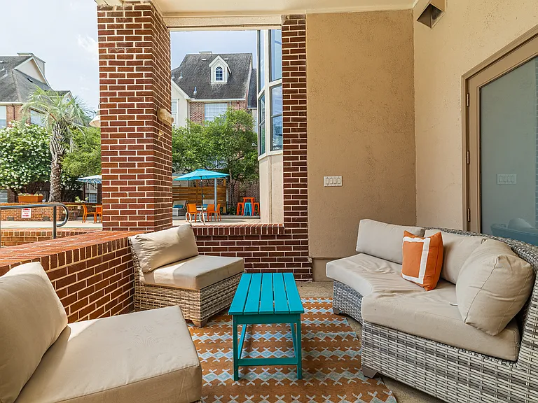 The Village at Bellaire Apartments — Photo 35