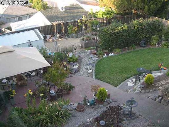 4th image of 796 Mesa Way
