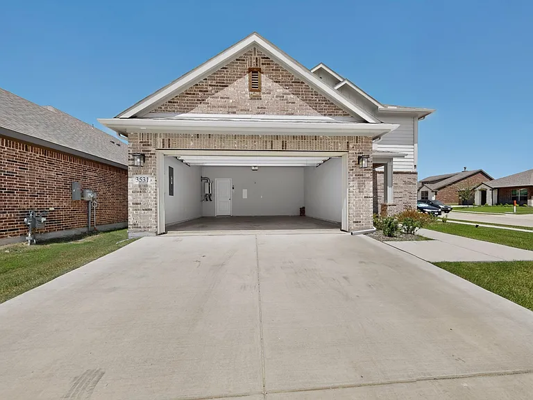 3531 Columbus St — Photo 42